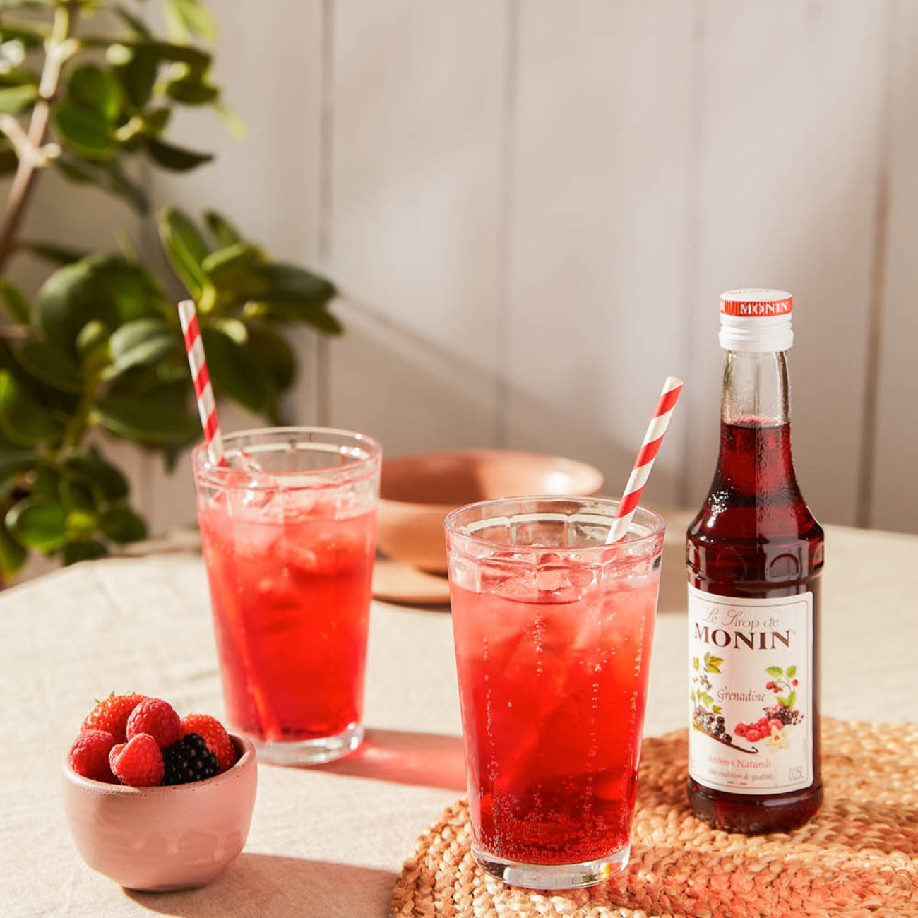 Monin Grenadine Syrup 25 cl - Barkonsult Sweden